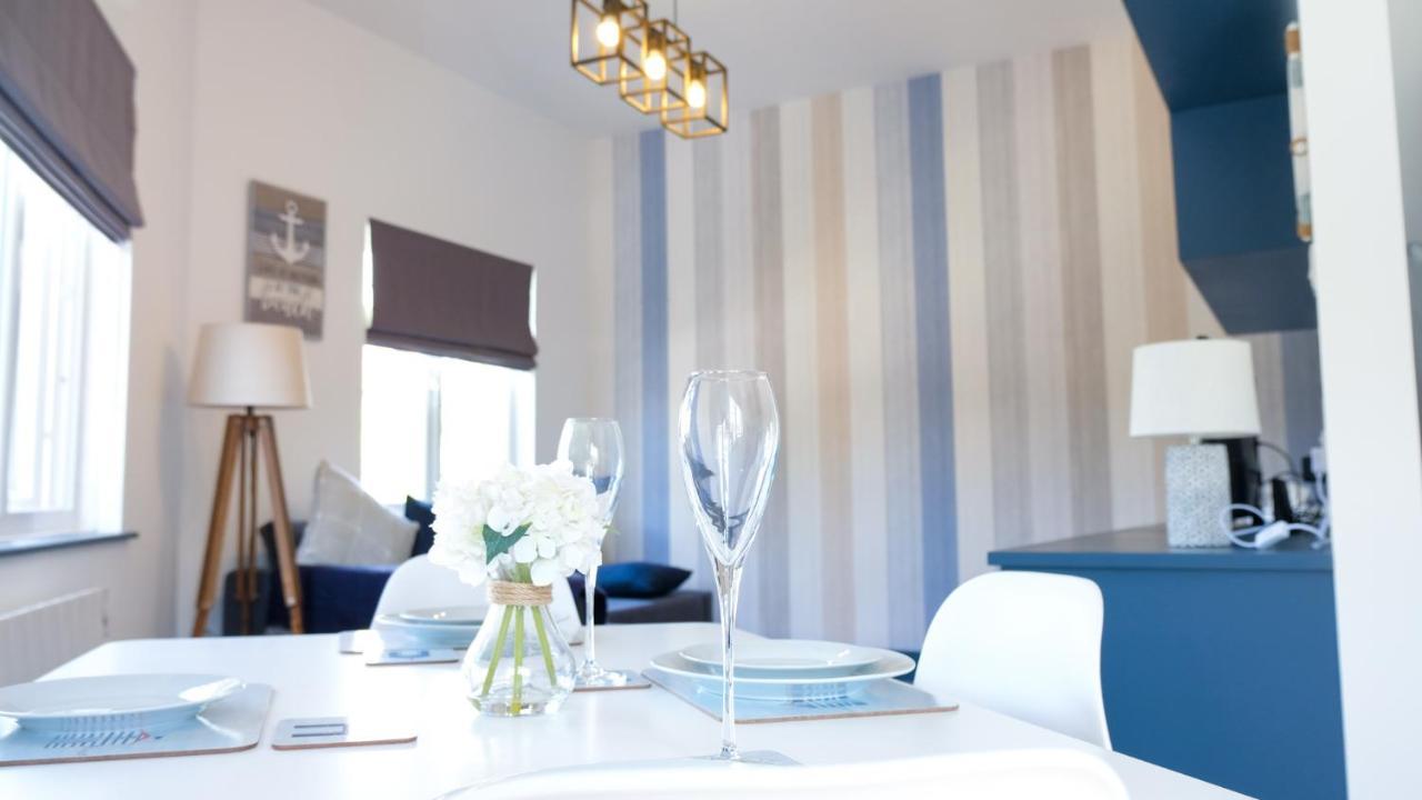 Intimate Entire Flat 9-Min Walk To Boscombe Beach Bornemouth Extérieur photo